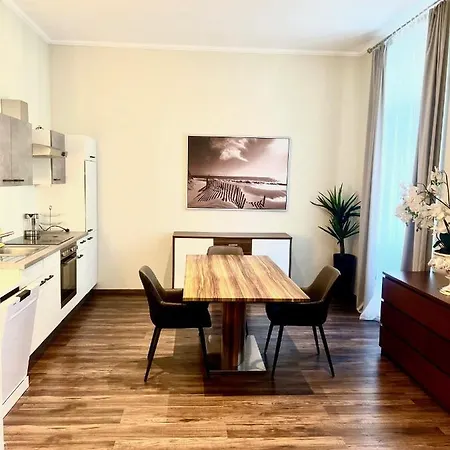 6 Zimmer Luxus Mit Grossem Salon In Der Wienerwald Residenz *