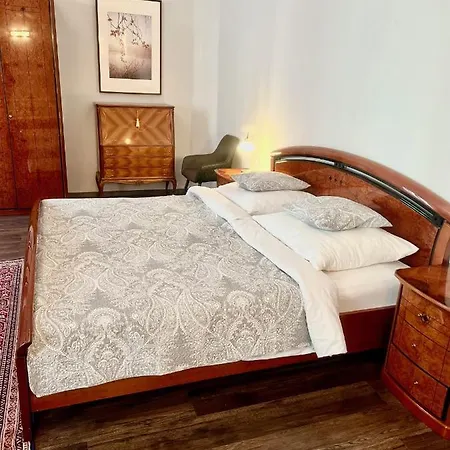 6 Zimmer Luxus Mit Grossem Salon In Der Wienerwald Residenz Μπάντεν