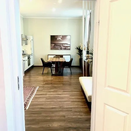 6 Zimmer Luxus Mit Grossem Salon In Der Wienerwald Residenz *