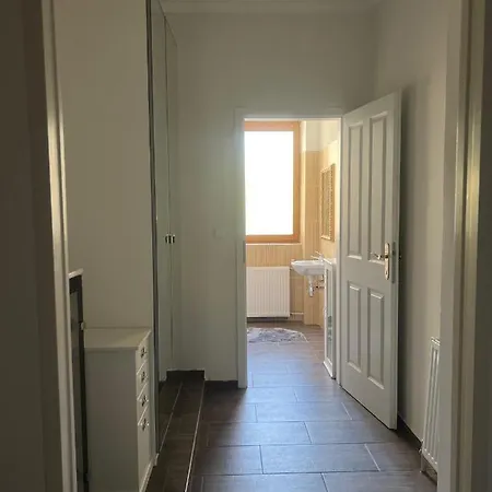6 Zimmer Luxus Mit Grossem Salon In Der Wienerwald Residenz